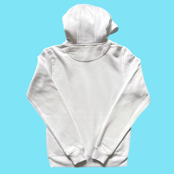 Rückseite eines weißen Hoodies vor türkisem Hintergrund